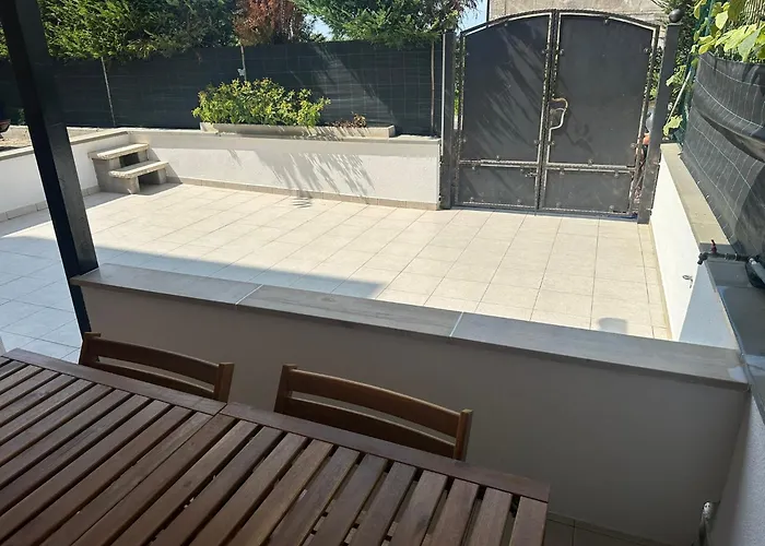 アパート Dantea - New 2025