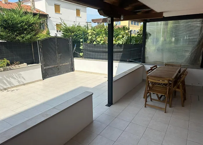 アパート Dantea - New 2025 イゾラ