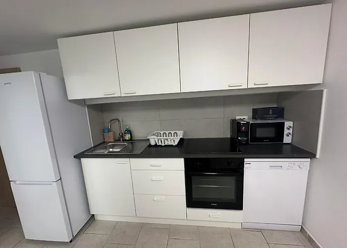 Dantea - New 2025 アパート